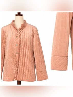 NWT FOIL pink velvet quilted snap coat. Structured fit- decorative stitching- 10
